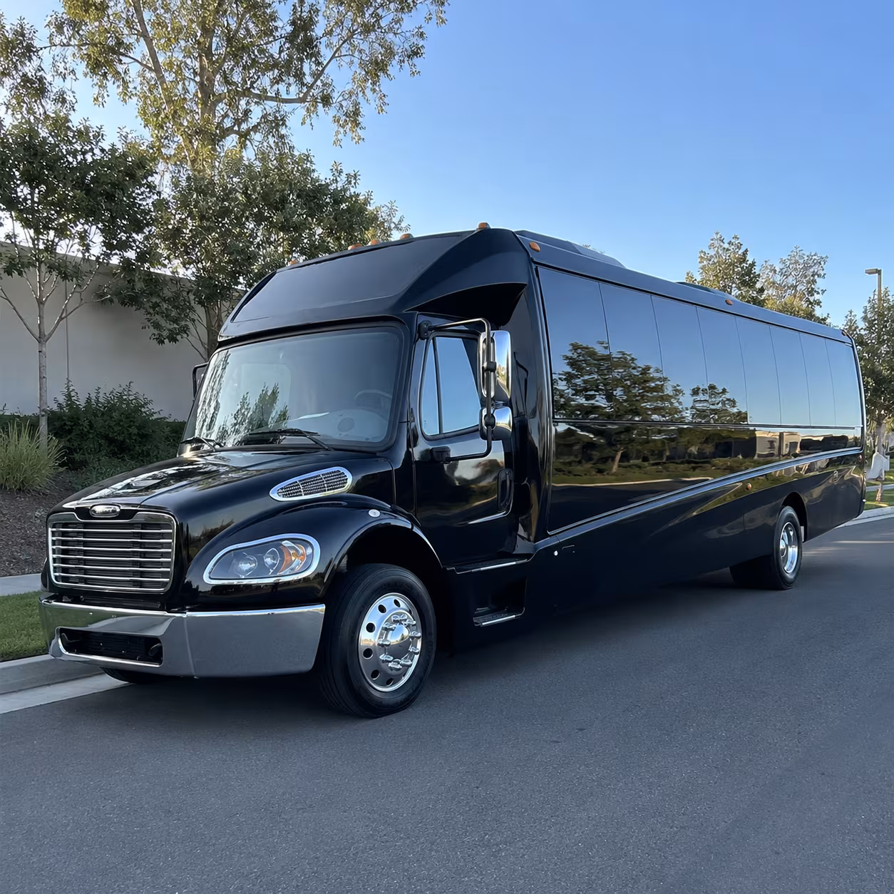 charter buses to dos equis pavilion and outdoor amphitheater shows