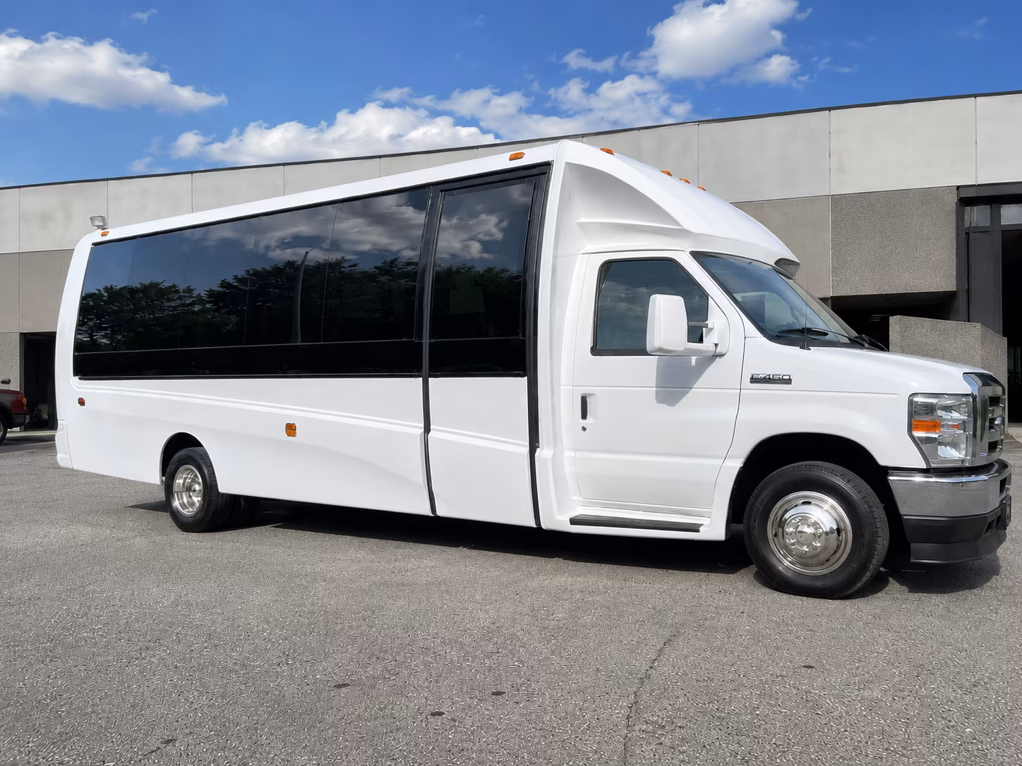 corporate airport transfer buses between richardson and dfw or love field