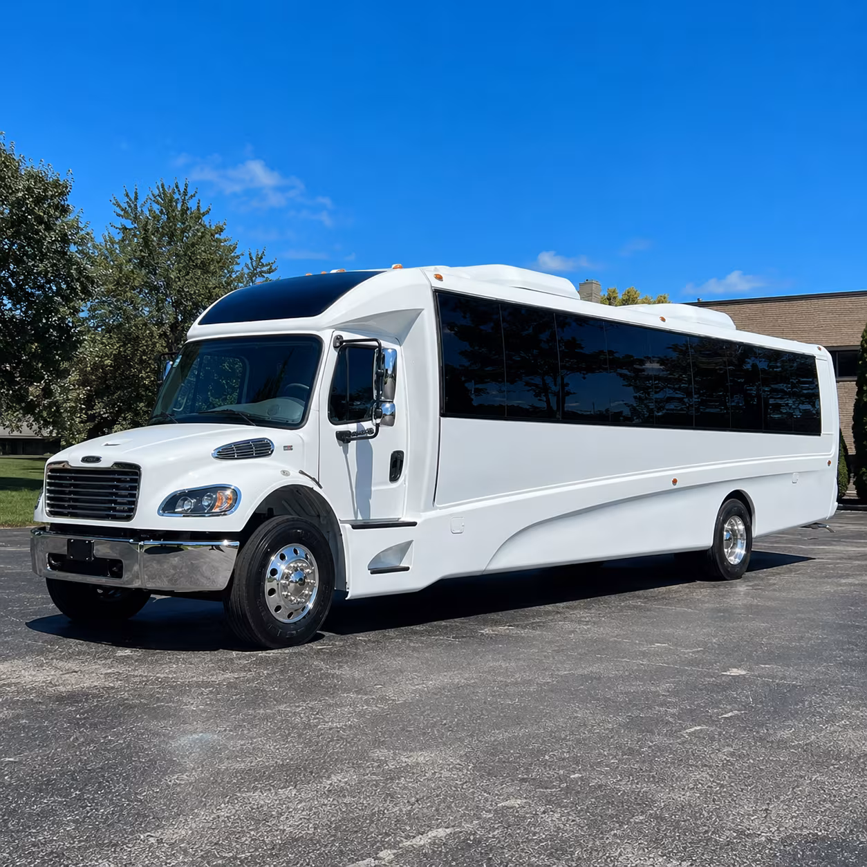 richardson 18 passenger minibus