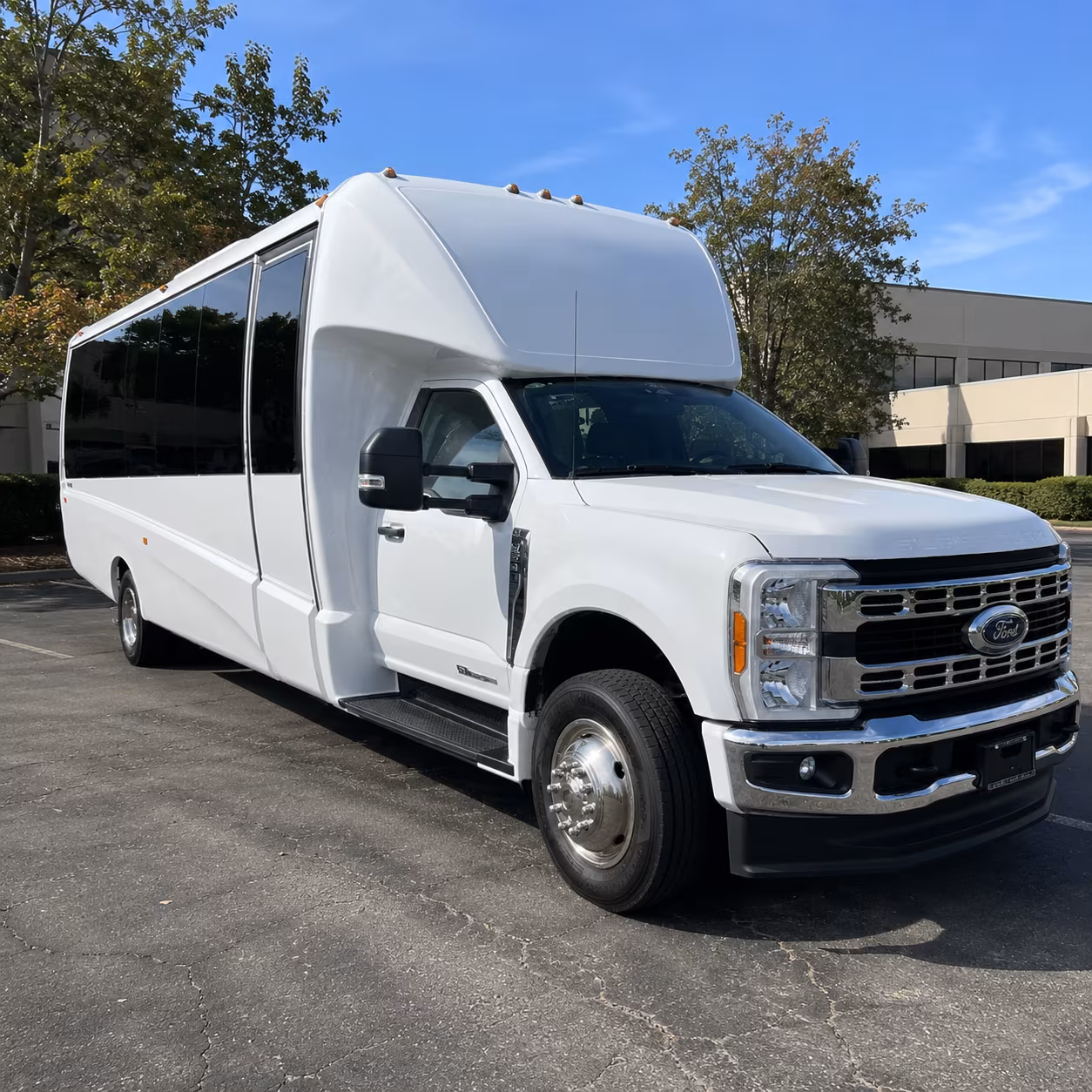 wedding and quinceanera buses serving richardson